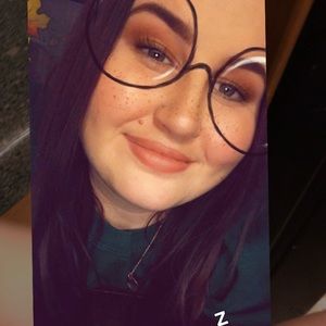 Meet your Posher, Allyssa